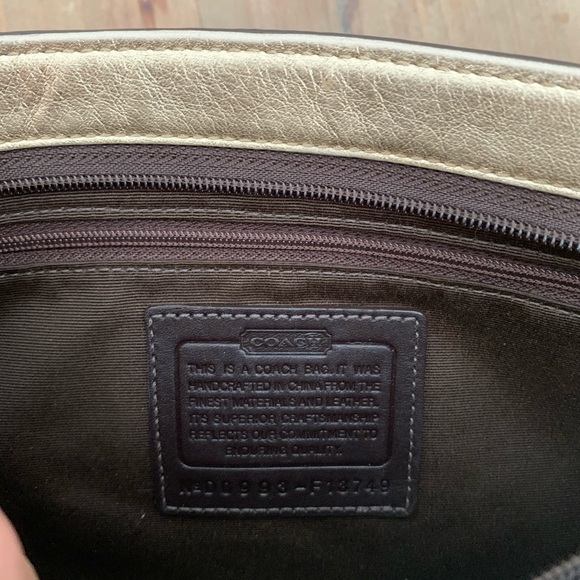 Gold Coach handbag - Picture 4 of 5